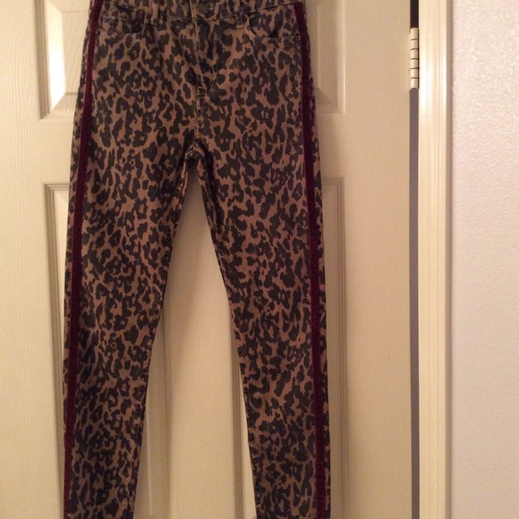 “NWT” Zara Mid Rise Skinnies - Picture 5 of 6